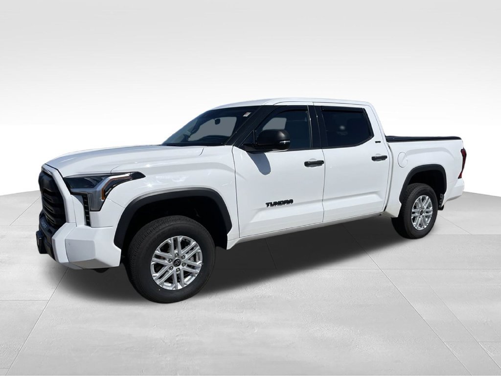 Used 2023 Toyota Tundra SR5 w/ SR5 Convenience Package AWD/4WD image 5