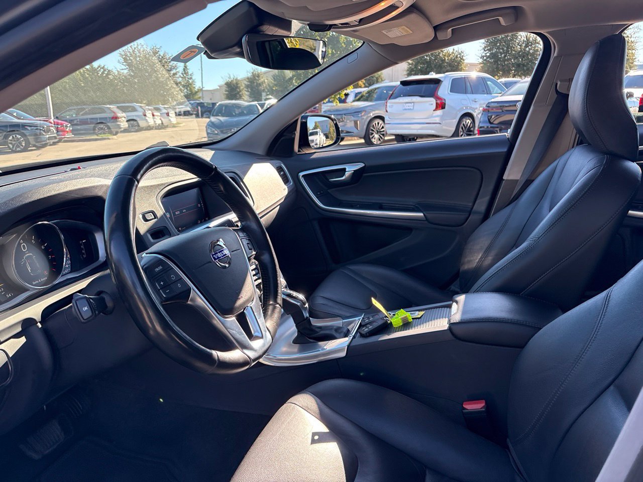 Used 2018 Volvo V60 T5 Cross Country w/ Convenience Package AWD/4WD image 19