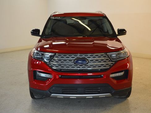 Used 2022 Ford Explorer Limited w/ Equipment Group 301A AWD/4WD image 8