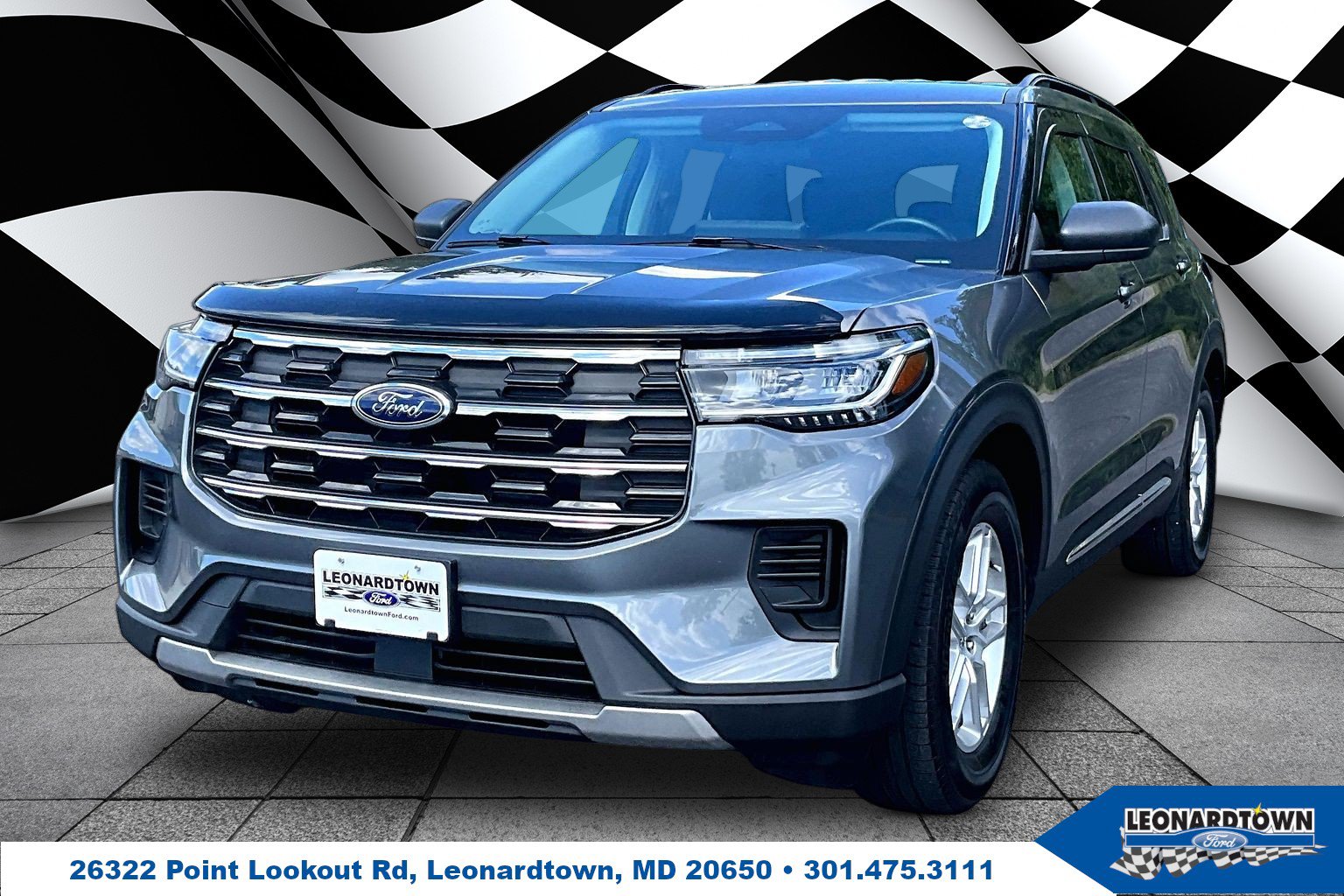 Used 2025 Ford Explorer Active RWD image 1