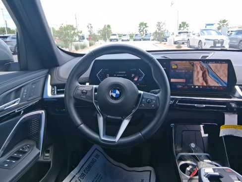 Used 2025 BMW X1 xDrive28i w/ Convenience Package AWD/4WD image 9