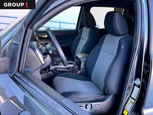 Used 2021 Toyota Tacoma TRD Sport image 9