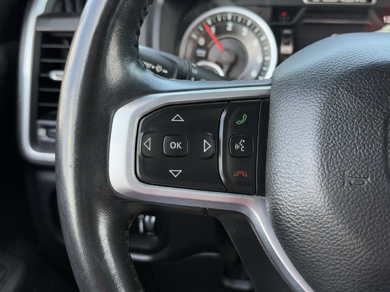 Used 2021 RAM 1500 2WD Crew Cab image 16