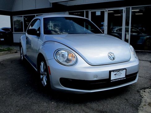 Used 2014 Volkswagen Beetle 1.8T FWD image 4