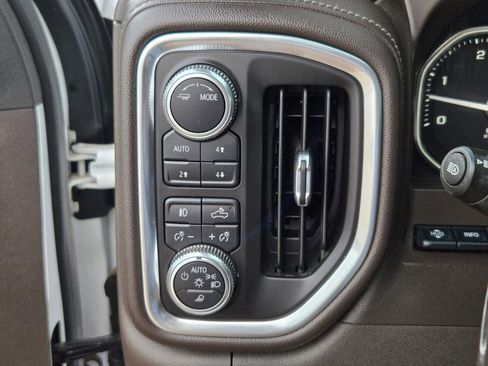 Certified 2020 GMC Sierra 3500 SLT w/ Technology Package image 23