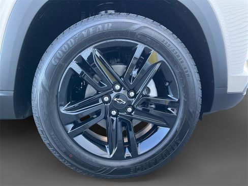 New 2026 Chevrolet Trax ACTIV w/ Sunroof Package image 16