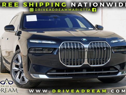 Used 2023 BMW i7 xDrive60 w/ Executive Package 2 AWD/4WD image 2
