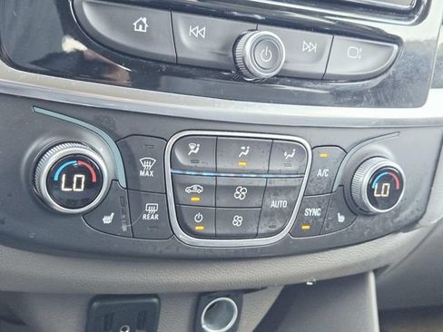Used 2019 Chevrolet Traverse LT FWD image 14