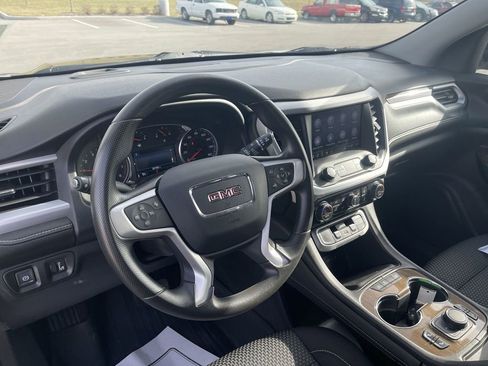 Used 2023 GMC Acadia SLE w/ Driver Convenience Package image 18