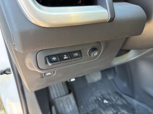 Used 2023 GMC Terrain Denali w/ Denali Premium Package image 17