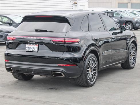 Used 2022 Porsche Cayenne image 9