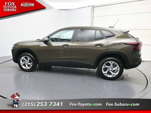 Used 2024 Chevrolet Trax LS w/ LS Convenience Package FWD image 17