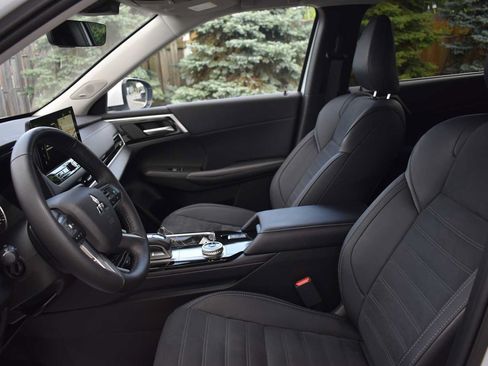 Used 2026 Mitsubishi Outlander SE AWD/4WD image 14