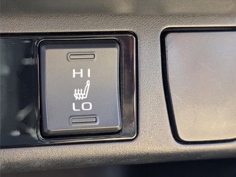 Used 2023 Toyota RAV4 XLE Premium AWD/4WD image 27