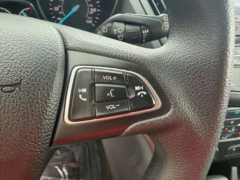 Used 2019 Ford Escape SE FWD image 27