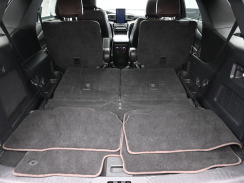 Used 2022 Ford Explorer Platinum w/ Equipment Group 601A image 27