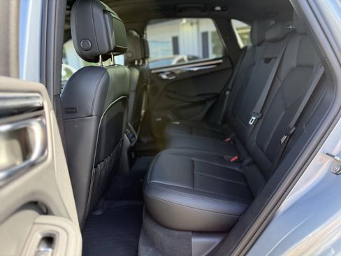 Used 2022 Porsche Macan AWD/4WD image 17