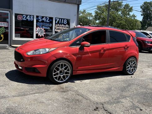 Used 2015 Ford Fiesta ST FWD image 2