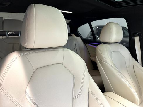 Used 2018 BMW 530i w/ Premium Package image 25