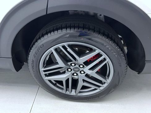 Used 2025 Ford Explorer ST-Line w/ ST-Line Street Pack image 23