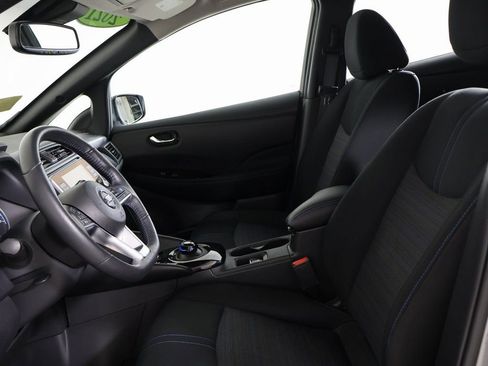 Used 2021 Nissan Leaf SV w/ SV Technology Package image 18