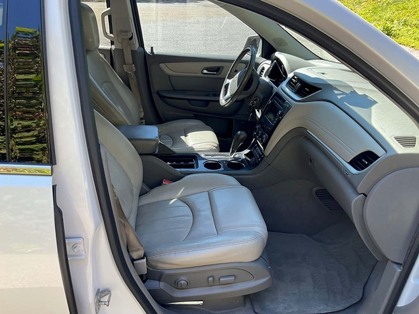 Used 2016 Chevrolet Traverse LTZ FWD image 21