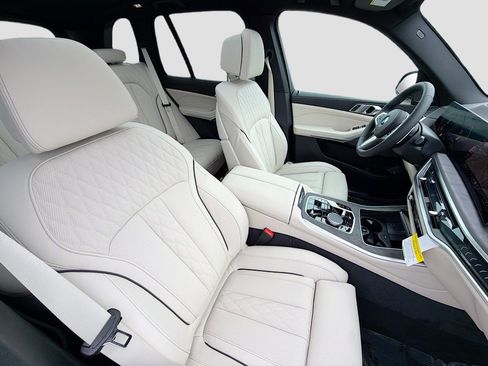 New 2026 BMW X5 xDrive50e w/ M Sport Package image 15