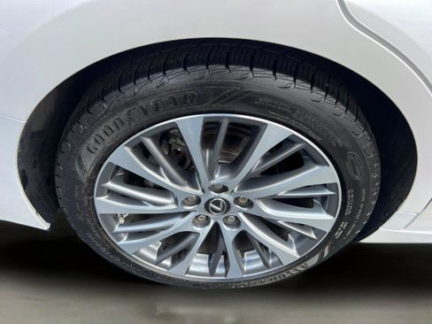 Used 2019 Lexus ES 350 w/ Accessory Package 2 FWD image 17