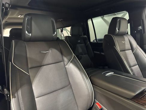 Used 2024 Cadillac Escalade ESV Premium Luxury AWD/4WD image 41