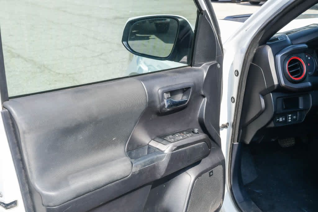 Used 2019 Toyota Tacoma TRD Pro AWD/4WD image 26