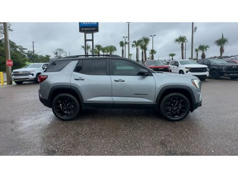 Used 2025 GMC Terrain Elevation w/ Elevation Premium Package AWD/4WD image 9