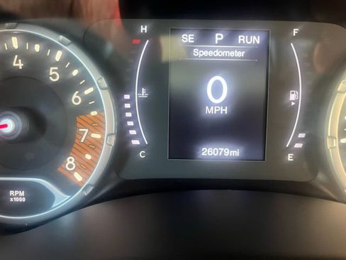 Used 2019 Jeep Renegade Sport w/ Sport Appearance Group AWD/4WD image 23