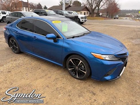 Used 2020 Toyota Camry XSE FWD image 1