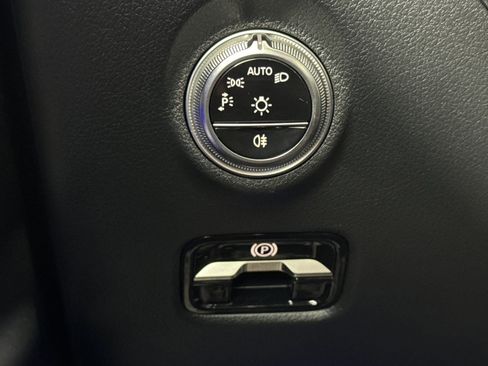 New 2026 Mercedes-Benz C 43 AMG 4MATIC Sedan image 17