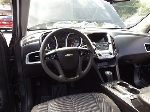 Used 2016 Chevrolet Equinox LS w/ LPO, Protection Package FWD image 17