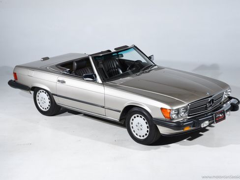 Used 1988 Mercedes-Benz 560 SL image 11