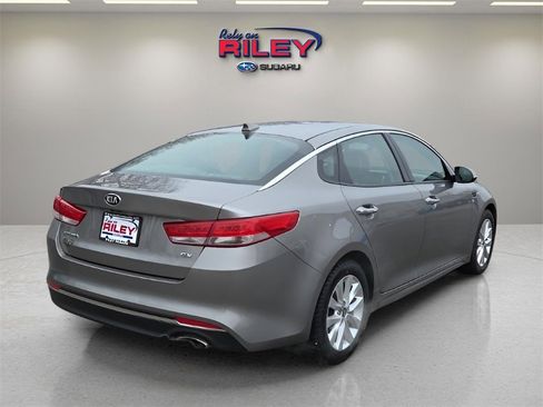 Used 2017 Kia Optima EX image 5