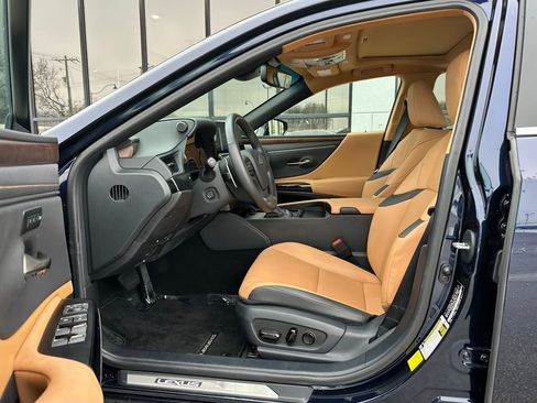 Used 2024 Lexus ES 350 w/ Premium Package image 15