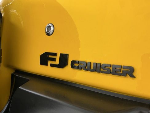 Used 2010 Toyota FJ Cruiser 4WD image 26