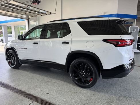Used 2023 Chevrolet Traverse Premier w/ Redline Edition AWD/4WD image 5