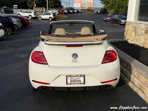 Used 2013 Volkswagen Beetle 2.0T FWD image 9