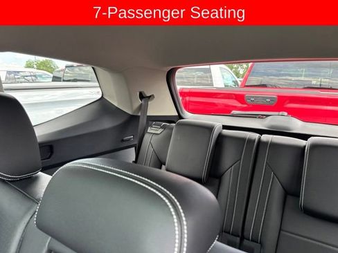 Used 2023 Volkswagen Atlas SEL R-Line AWD/4WD image 13