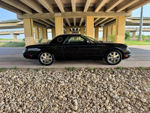 Used 2002 Ford Thunderbird RWD image 2