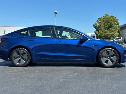Used 2021 Tesla Model 3 Standard Range Plus image 6