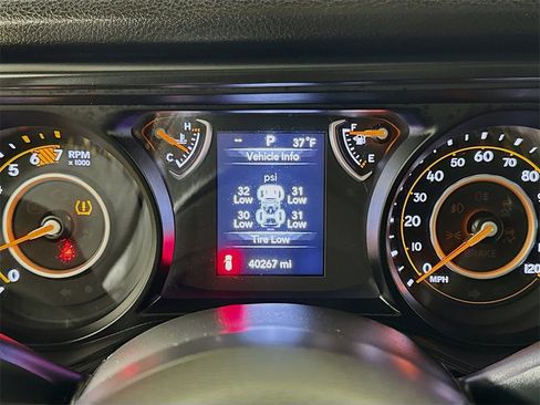 Used 2024 Jeep Wrangler Sport S image 10