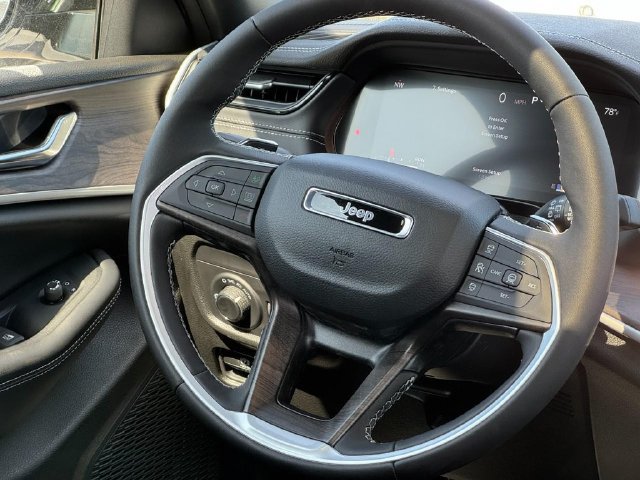 New 2027 Jeep Grand Cherokee Altitude AWD/4WD image 14