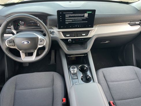 Certified 2025 Ford Explorer Active image 14