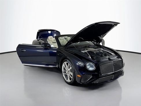 Used 2020 Bentley Continental GT V8 image 39