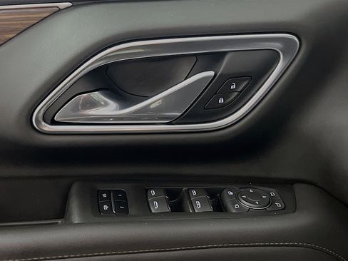 Used 2021 Chevrolet Tahoe High Country w/ Premium Package image 16