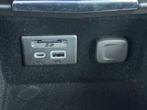 Certified 2023 Cadillac XT4 Premium Luxury image 25